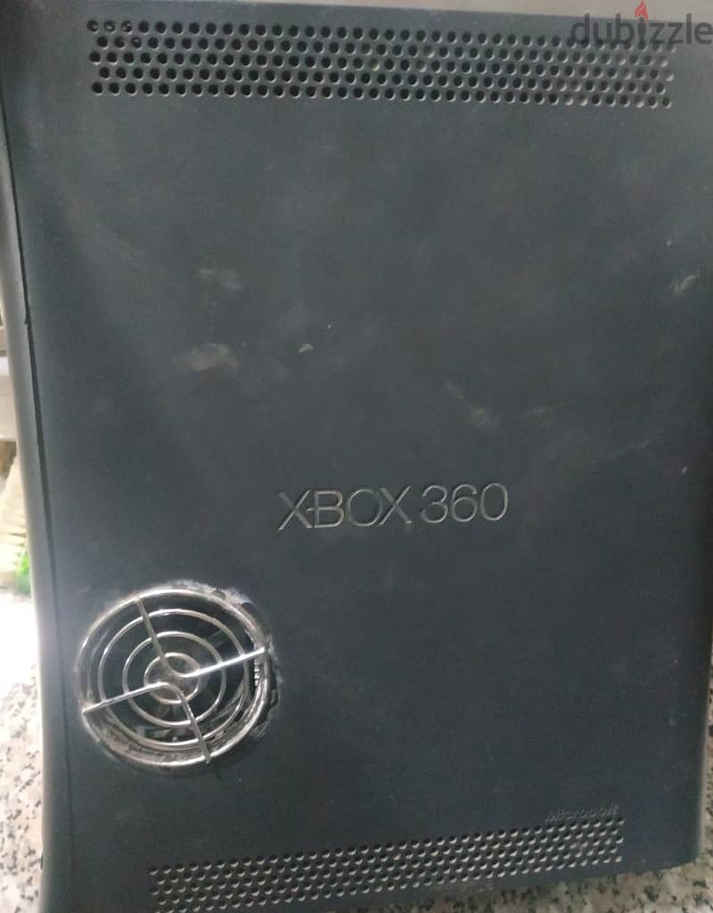 XBOX 360 بحاله جيدة معدل 5