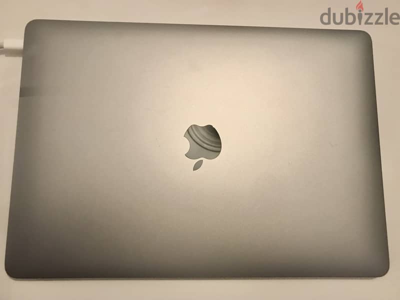 MacBook Air 2019 with charger / German Keyboard / RAM8GB / Silver 0