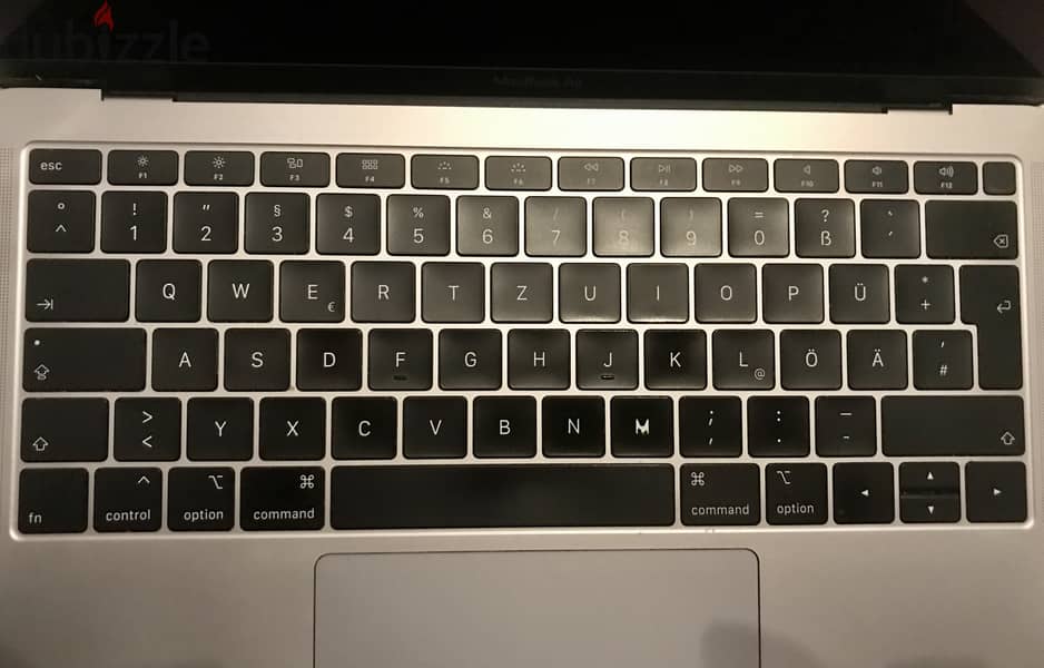 MacBook Air 2019 with charger / German Keyboard / RAM8GB / Silver 3