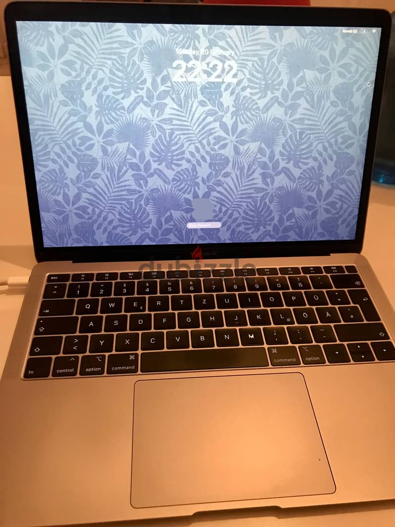 MacBook Air 2019 with charger / German Keyboard / RAM8GB / Silver 4