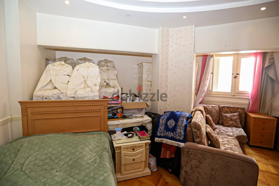 شقة للبيع في كفر عبدة شارع رئيسي 215 متر 10