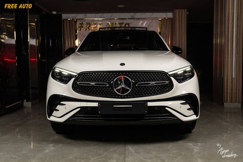 Mercedes GLC 300 coupe AMG night package fully loaded 2024 16