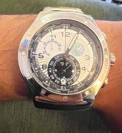ساعة swatch سويسرى اوريجينال بحالة فوق الممتازة