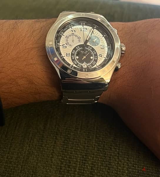 ساعة swatch سويسرى اوريجينال بحالة فوق الممتازة 1