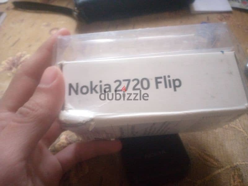 Nokia flip 2720 مش الاصلي 4