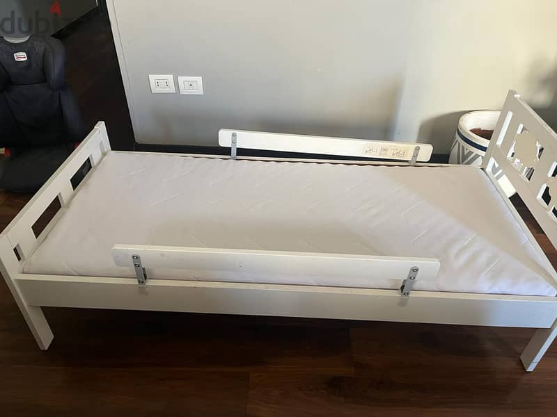 سرير اطفال ايكيا مع مرتبة ميموري فوم وقعدة وحاجز - Ikea Bed Child 1