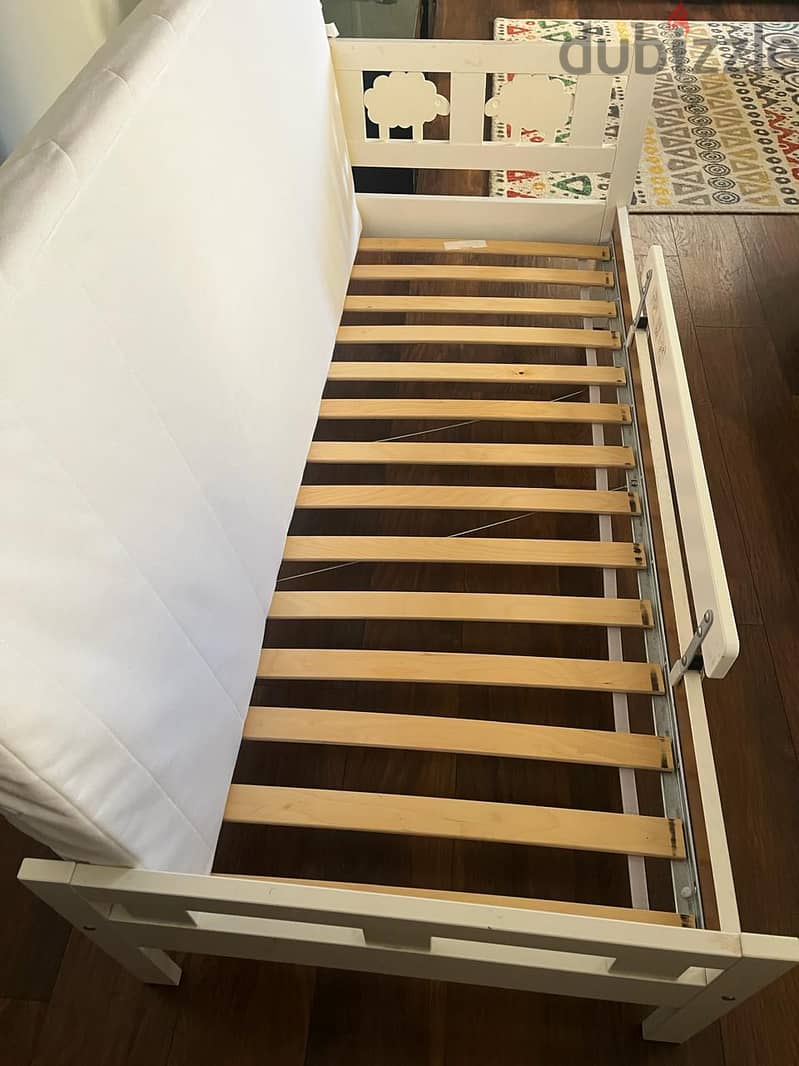 سرير اطفال ايكيا مع مرتبة ميموري فوم وقعدة وحاجز - Ikea Bed Child 2