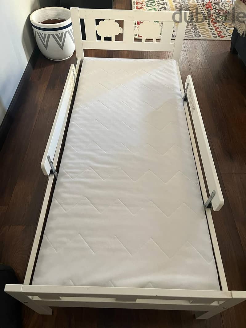 سرير اطفال ايكيا مع مرتبة ميموري فوم وقعدة وحاجز - Ikea Bed Child 4