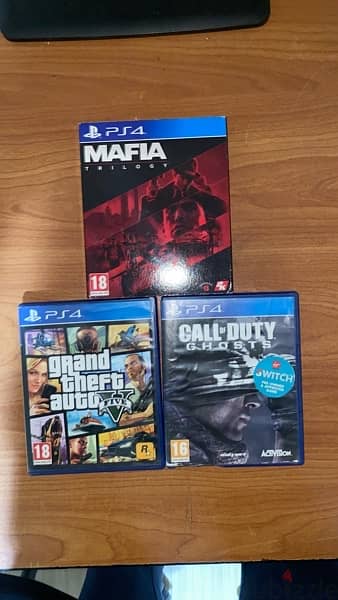 PS4 500 gb, 1 controller, 5 games 1