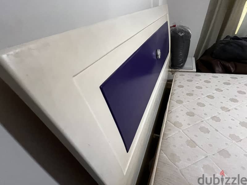 Queen Bed with Mattress 3