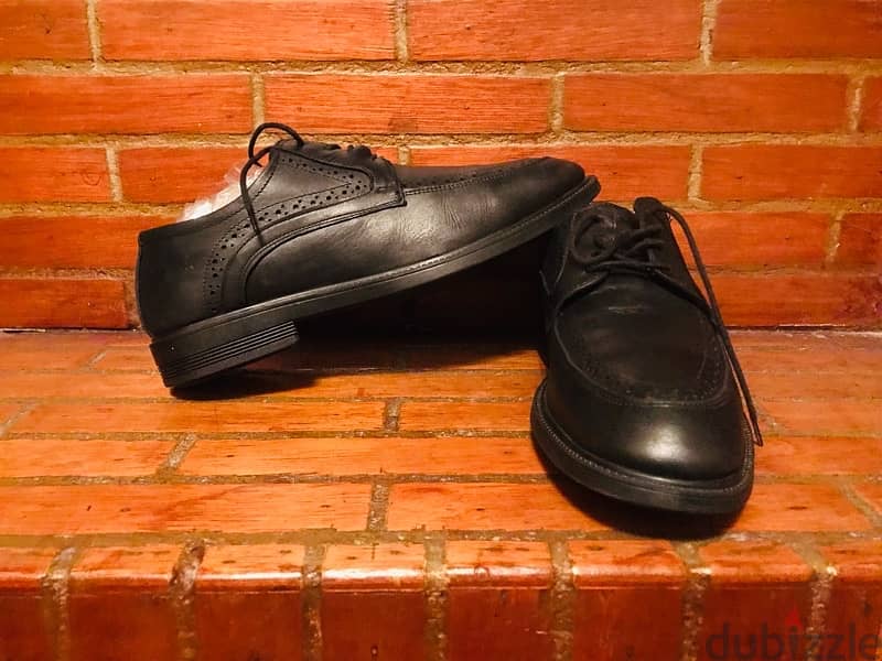 حذاء جلد طبيعى كلاسيك clark مقاس ٤٣ 1