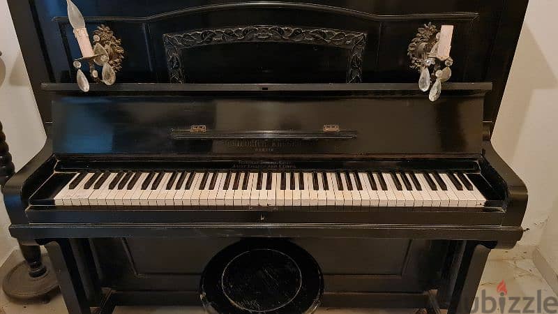 بيانو ألماني فريدريك كروجر بالكرسي مستعمل 1