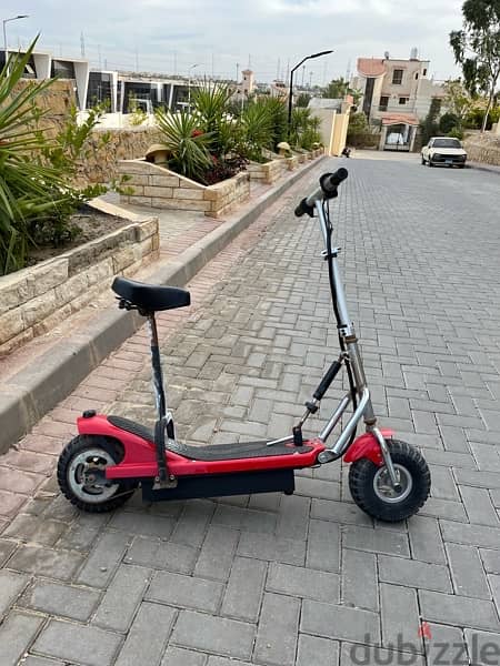 Electric scooter for adults and children - سكوتر كهربائي بحالة جيدة 2
