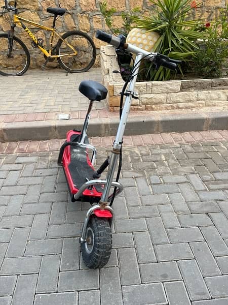 Electric scooter for adults and children - سكوتر كهربائي بحالة جيدة 3