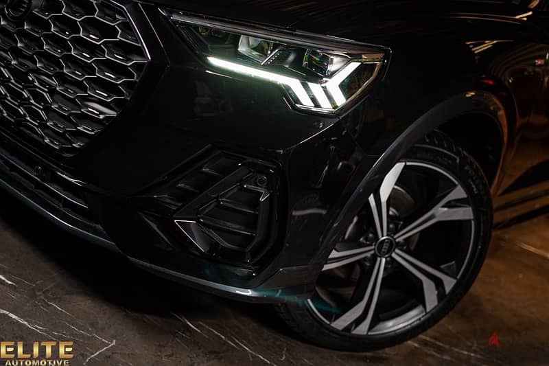 Audi Q3 SportBack / Black padge 6