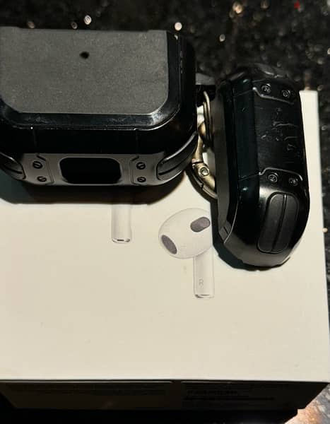 Apple airpods 3rd generation + lighting case 4