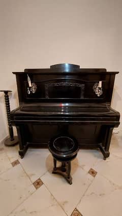 بيانو ألماني فريدريك كروجر بالكرسي مستعمل