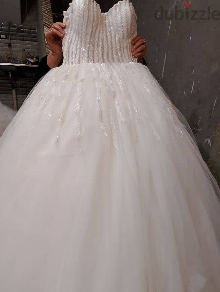 فستان زفاف بحاله جيدة 1