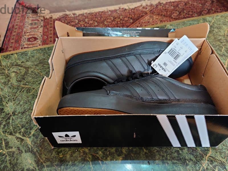 حذاء اديداس - جلد مقاس ٤٣ جديد Adidas shoes - leather size 43, new 4