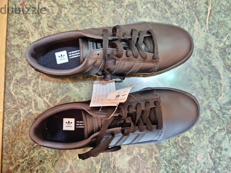 حذاء اديداس - جلد مقاس ٤٣ جديد Adidas shoes - leather size 43, new 5