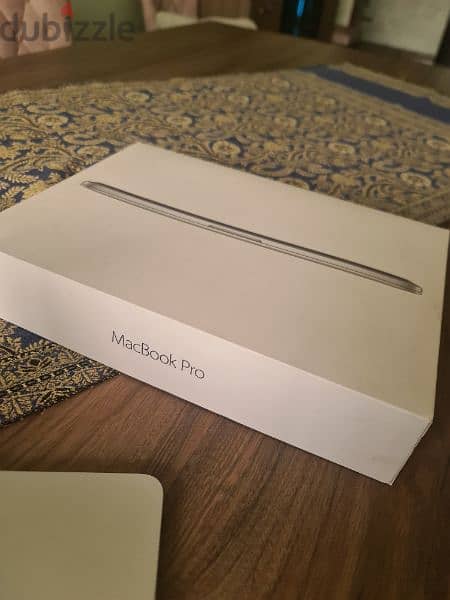 Apple macbook pro 13' 8