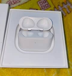 airpods 3 charging case (lighting) 0