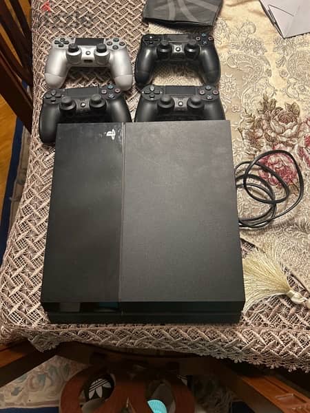 PlayStation 4, Excellent Condition 0