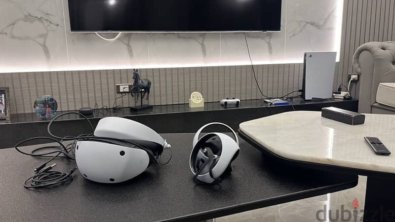 PSVR 2 (Used for 1 month) 1