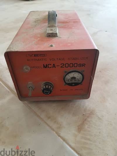 مثبت تيار الكهرباء المتردد YEC  2000 VA