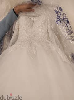 فستان زفاف للبيع تم استعمالها مرة واحدة