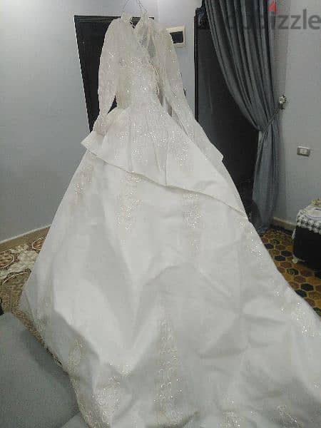 فستان استعمال خبيف لي اي عروسه عاوزه تفرح الرقم للتواصل01127589193 3