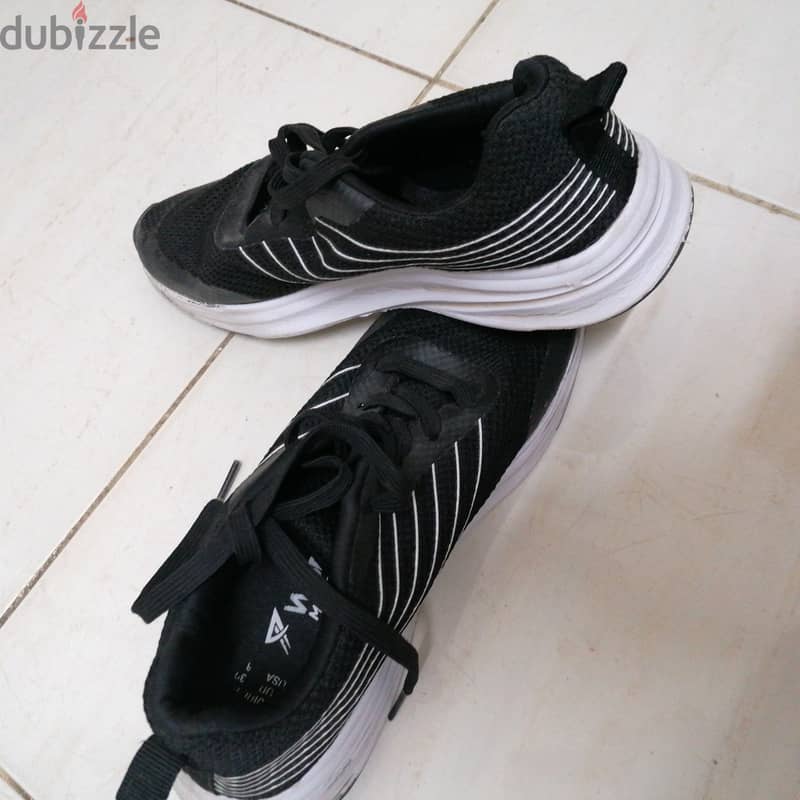 كوتشي رياضي بريمارك أسود من الخارج Primark workout shoes size 39 2