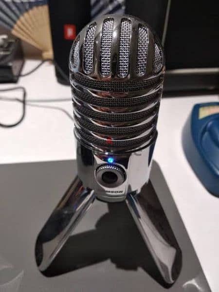 ميك كوندنسر
Samson Meteor Mic USB Studio Condenser Microphone 1