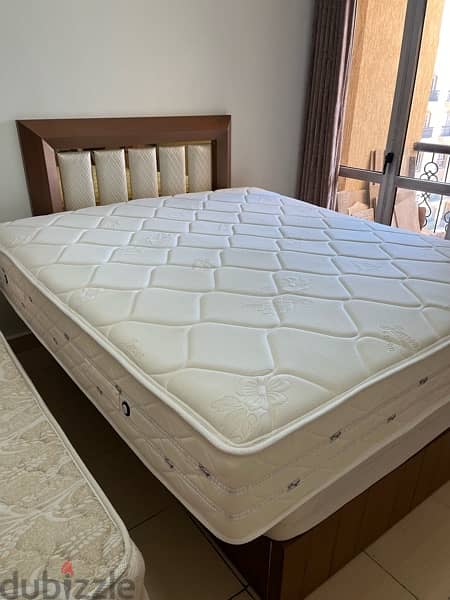 Brand new ONLY MOVING MUST SELL FINAL used 3  days Jansen mattress 2