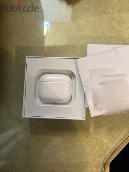 airpods 3rd gen used for 2 weeks only 2