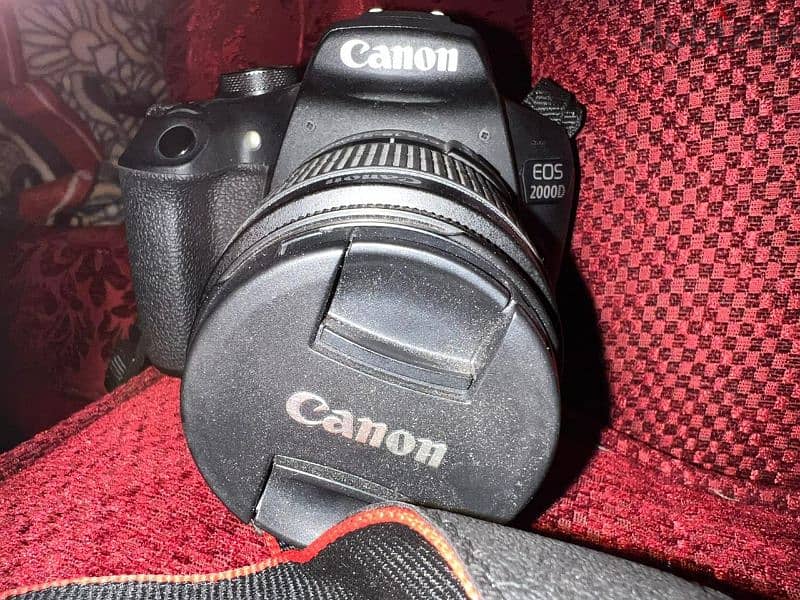 camera canoon Eos 2000 D 9