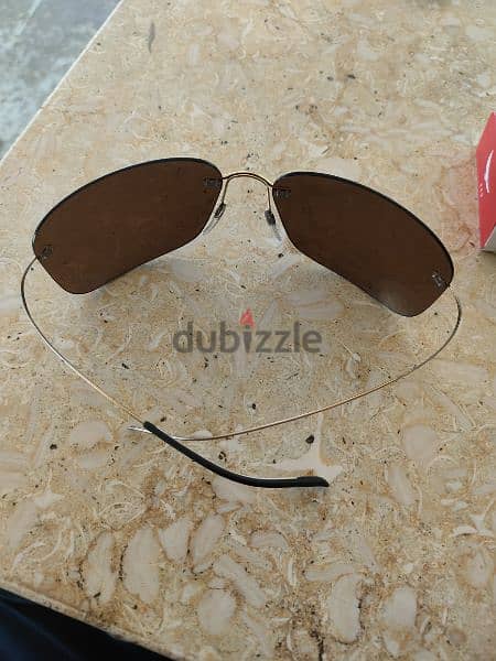 نظارة شمسية من نوع سيوليت سويسري 0