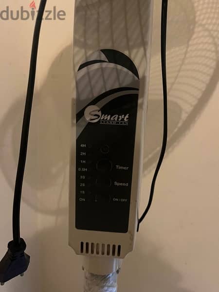 smart Fan fresh with its remote control in excellent condition 1