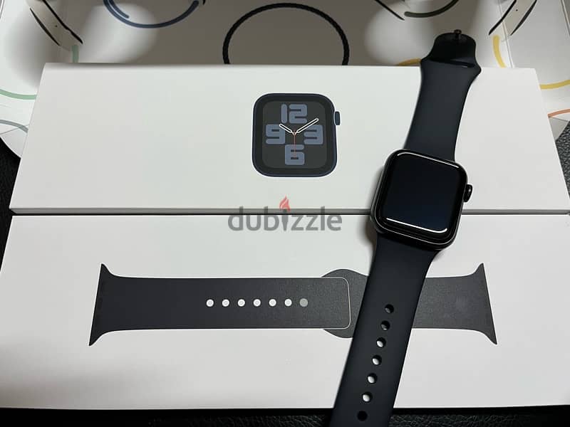 Apple Watch SE ( 2nd Gen ) 6