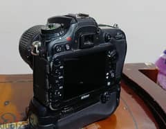 كاميرا نيكون 7100 0