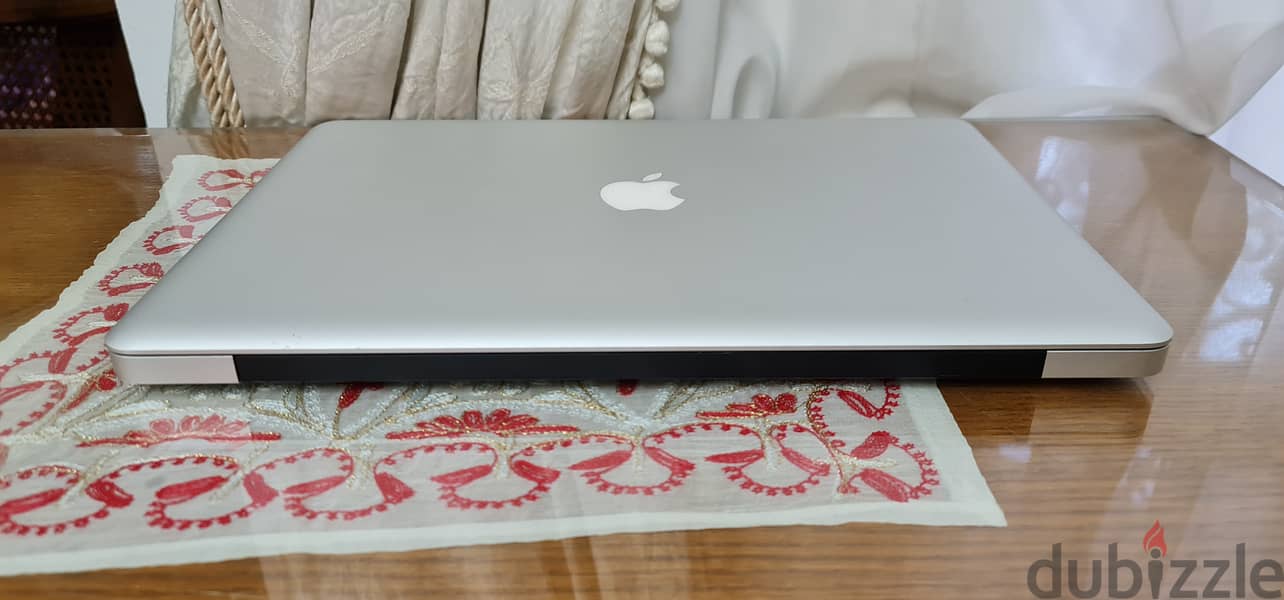Apple Macbook pro Mid 2010 - 15 inch كالجديد ماك بوك برو 10