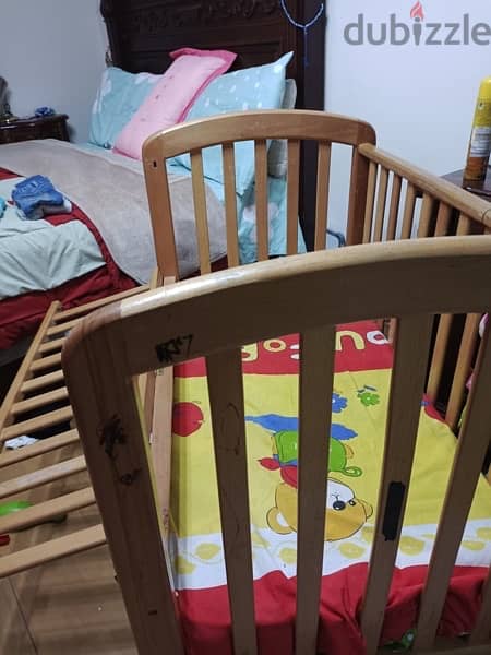 بيع سرير أطفال  جميل  مستعمل بالمرتبه 2