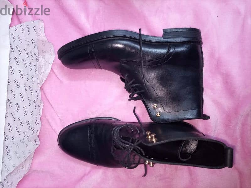 Dr. M ankle boots  Genuine Leather size 41 fits 42 and 42.5 0