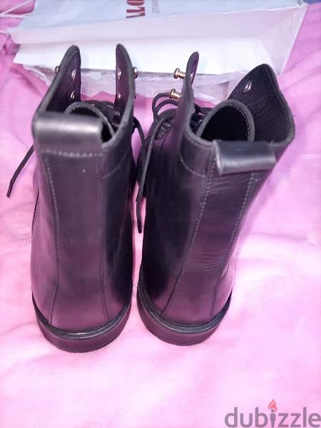 Dr. M ankle boots  Genuine Leather size 41 fits 42 and 42.5 5