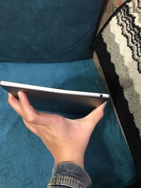 iPad 5 silver with good condition 32g 3