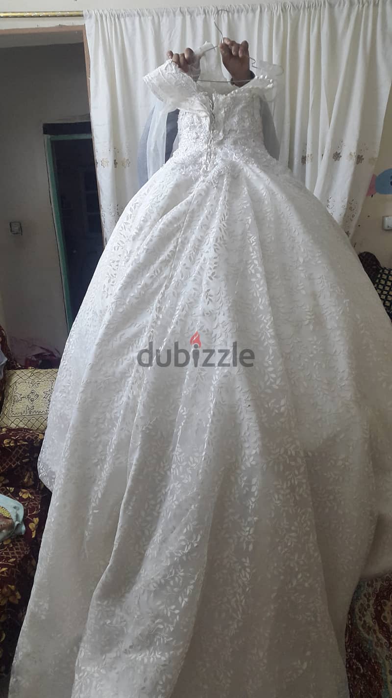 فستان زفاف للبيع استعمال يوم الفرح 1