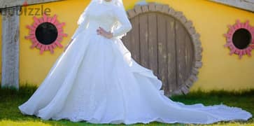 فستان عروسة