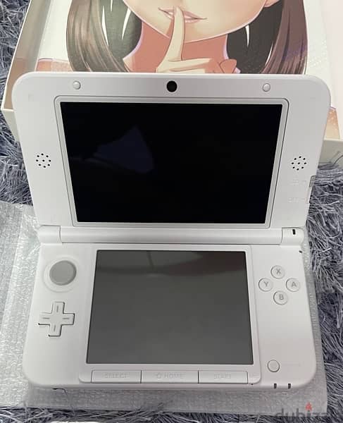 Nintendo 3DS LL (Rare Limited Collector Edition) 9