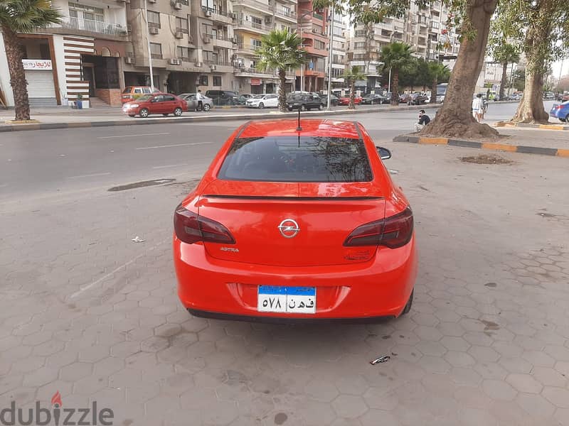 اوبل استرا 2013 Opel Astra أعلي فئة كوزمو حالة ممتازة 4