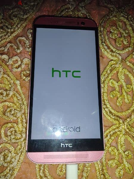 HTC one 8 للبيع 4